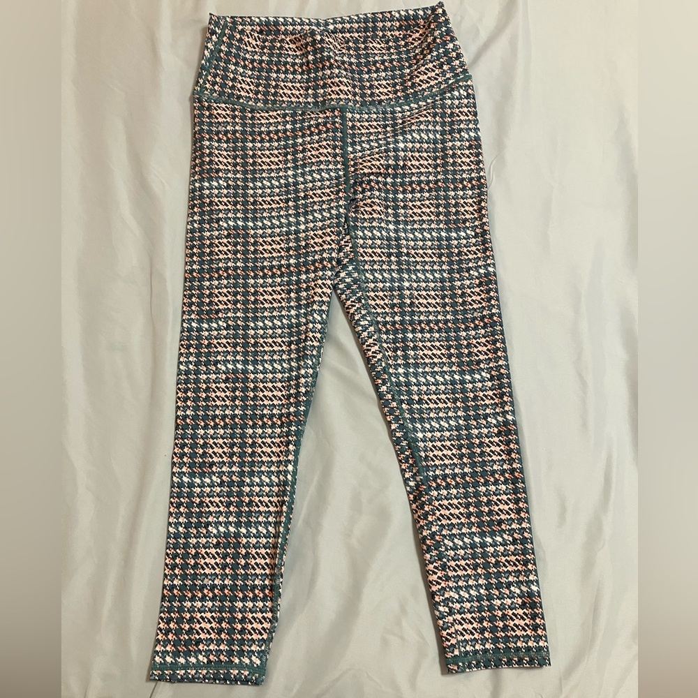 High Waisted Powerhold 7/8. Soft, Moisture-wicking, stretch compression fabric.